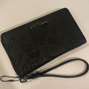 Betsey Johnson black skull long wallet wristlet